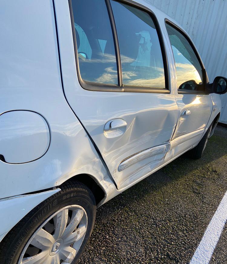 voiture-blanche-avant